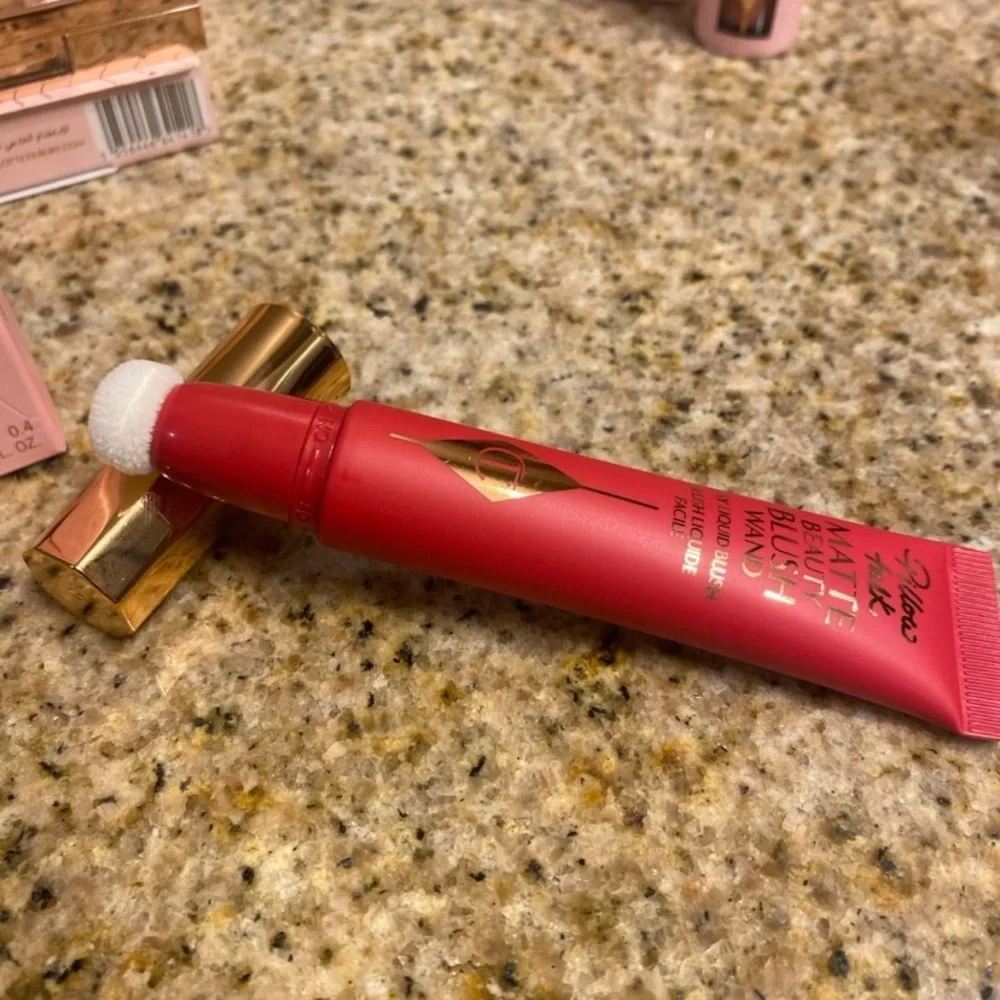 High End Makeup Bundle - Picture 5 of 8